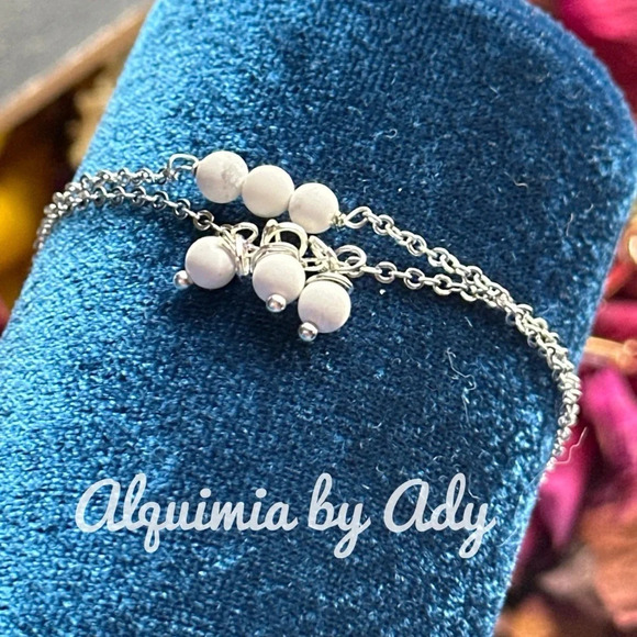 White howlite dainty layered double string adjustable handmade bracelet - Picture 1 of 7